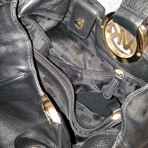 Michael Jors Bucket Bag - Picture 3 of 3